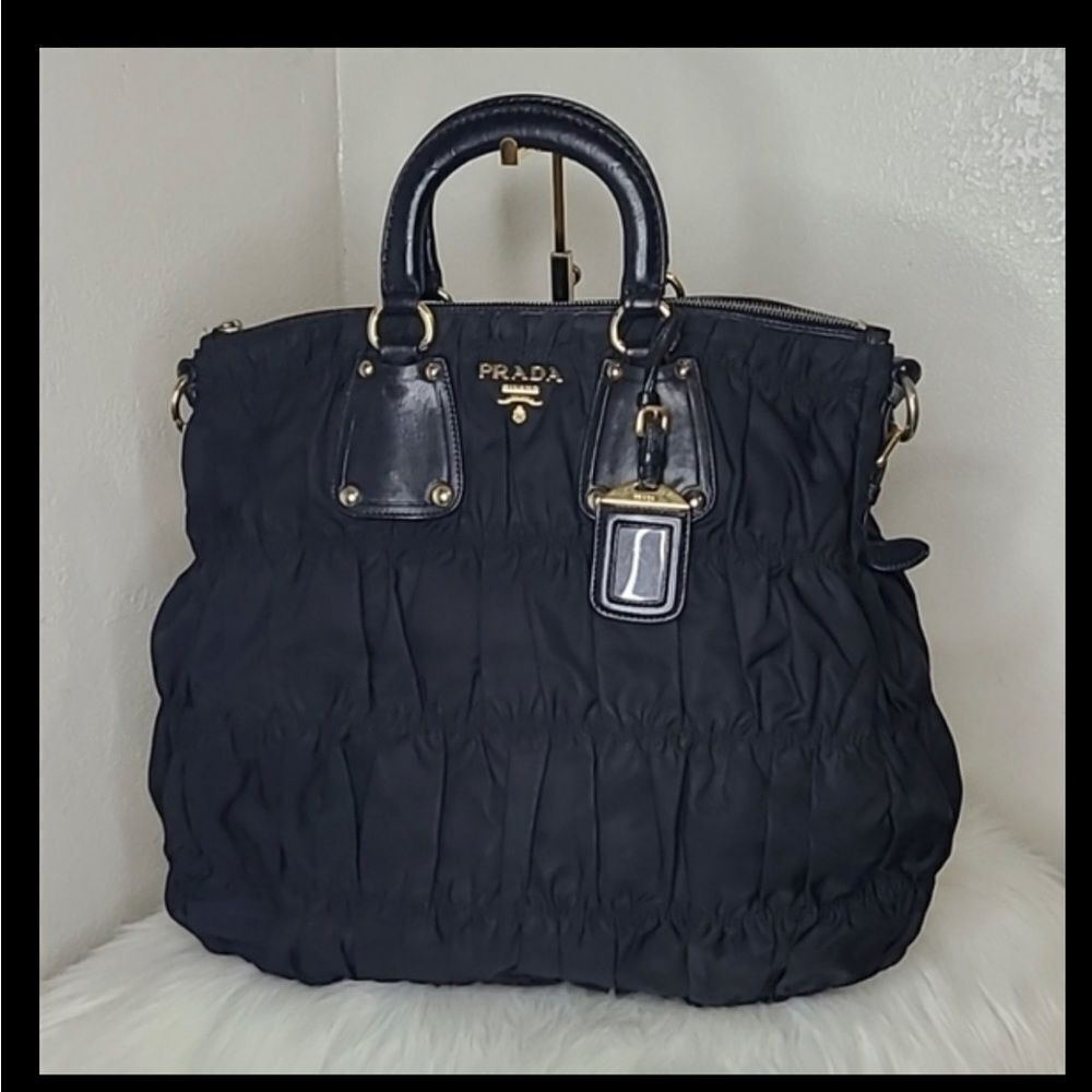 💯 Authentic Two-way Prada  Handbag 🍀